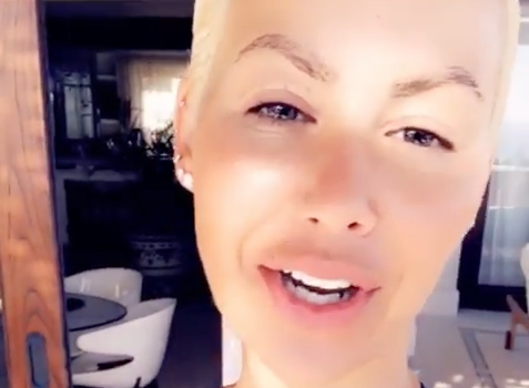 Amber Rose Shows Off Her Baby Bump – I’m Baking!