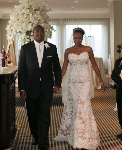 Mathew Knowles & Wife Celebrate 6 Year Anniversary [Photo]