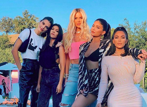 Khloe Kardashian Says The Kardashian Sisters Have Different “KUWTK” Contracts Than Kendall & Kylie Jenner