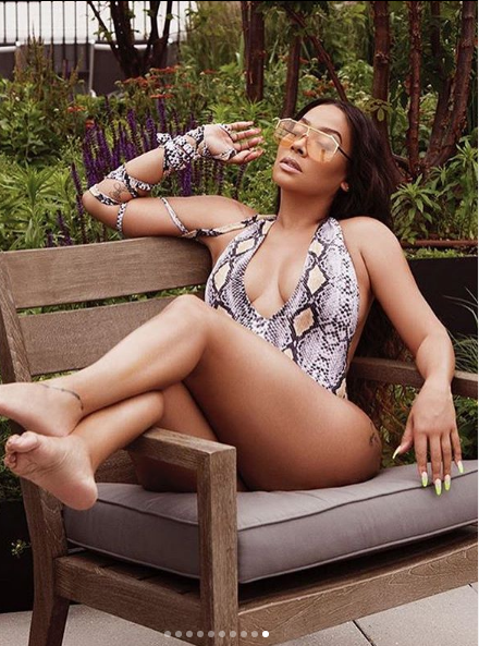 Chrissy Teigen Serves Side Boob Sexy In Swimsuit + Lala, J.Lo, Draya  Michele & Angela Simmons Are Having A Hot Girl Summer! [Photos] -  theJasmineBRAND