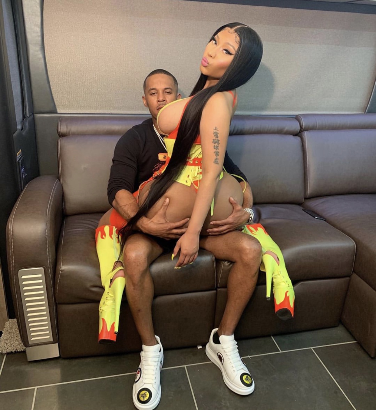 Nicki Minaj Straddles Boyfriend, Calls Out Critics: Shout Out To Black Girl  Tragic! - theJasmineBRAND