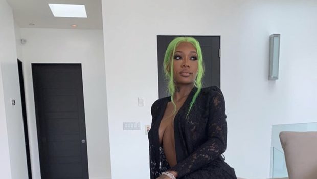 Summer Walker Says Her Wigs Aren’t ‘Hot Girl Summer’-Ready: “I Don’t Know How You Hoes Do This Everyday!”