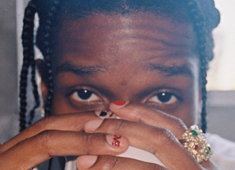 A$AP Rocky Says That Wearing Headscarves & Painting His Nails Doesn’t Compromise His Masculinity: “I’m A Pretty Boy!”