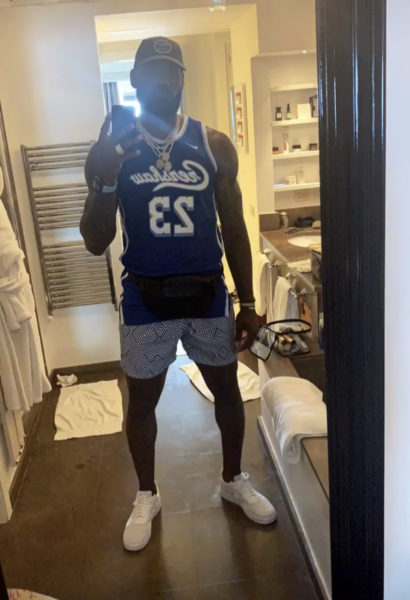 LeBron James REPRESENTIN THE CRENSHAW JERSEY IN HONOR OF NIPSEY