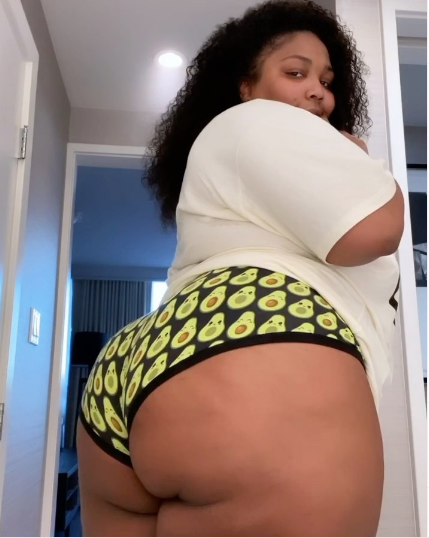 Lizzo Claps Her Butt Cheeks For Her Fans ‘Y’all Thought I Just Played The Flute’ [VIDEO]