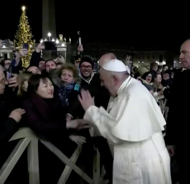 The Pope Apologizes For Swatting Woman’s Hand In Viral Clip
