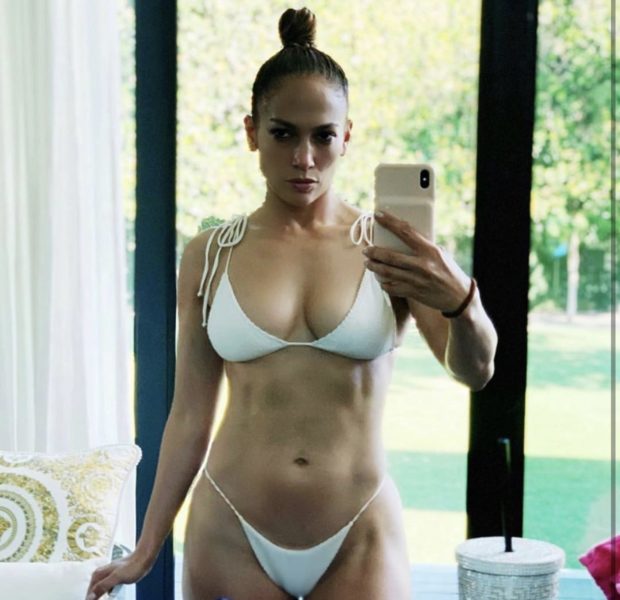 J.Lo Shows Off Her Toned Abs [Photo]