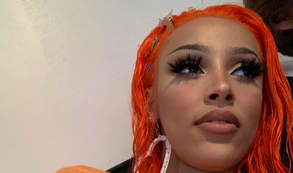 Doja Cat Says “That Sh*t Hurts My Feelings” While Confronting Rumors About Her Alleged Racism & Photo Lightning