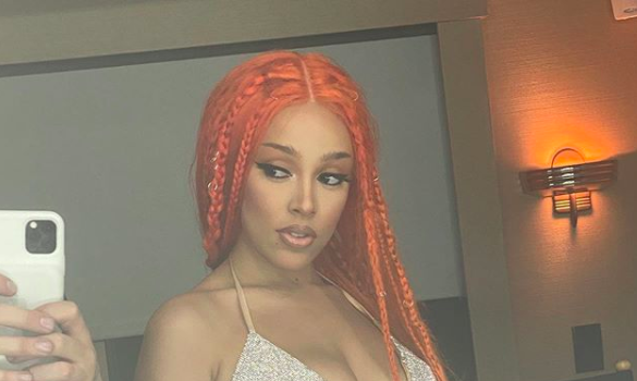 Doja Cat Tweets “I’m F***ing Losing It Right Now!” & Fans Are Concerned
