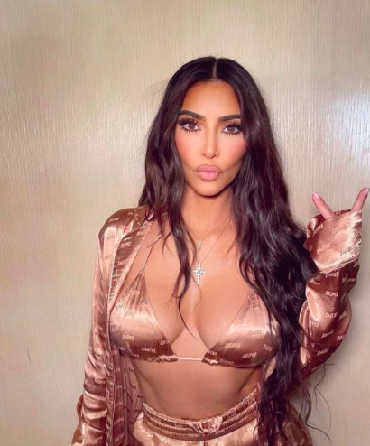 Kim Kardashian – I’m Temporarily Shutting Down KKW Beauty