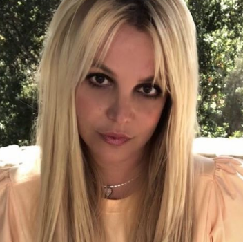 Britney Spears Is Releasing A Tell-All Memoir, Lands $15 Million Book Deal!