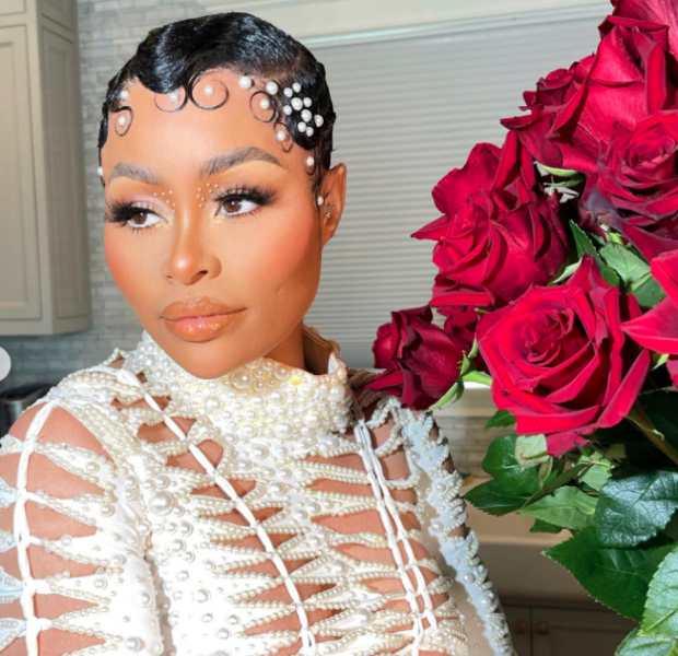 Blac Chyna Warns Fans To ‘Not Get Silicone Shots Because You Can Get Sick, You Can Die’ While Revealing She Received A Butt & Breast Reduction