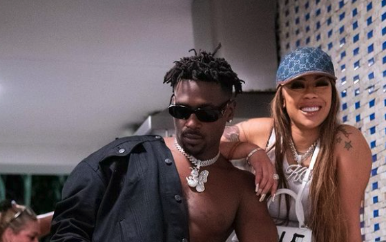 Keyshia Cole Shares Photos With NFL Star Antonio Brown & Says She Misses Him, Admits She’s No Longer Celibate