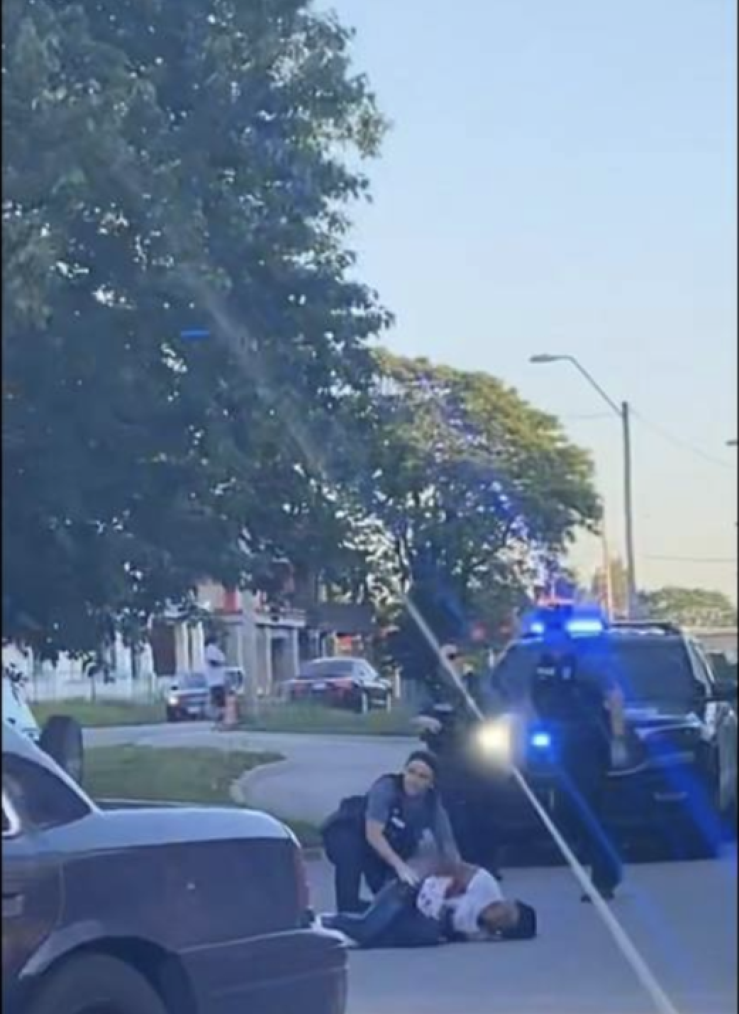 Silahsız Hamile Siyah Kadın, Araba Kaçırma Şüphelisinden Kaçarken Missouri Polisi Tarafından 5 Elinden Vuruldu [VIDEO]