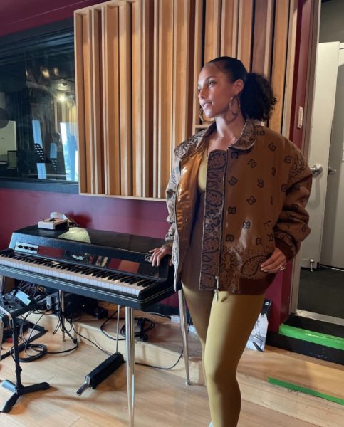 Alicia Keys, Platinum Jübile Konserinde 'Empire State of Mind'ı Eleştiri Ortasında Gösterime Kararını Savundu, Kraliçe'nin Şarkı Listesini Kişisel Olarak İstediğini Söyledi