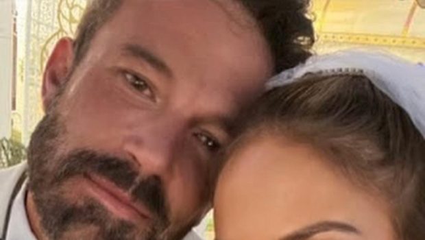 Update: Jennifer Lopez Confirms She & Ben Affleck Are Married, Shares Wedding Photos