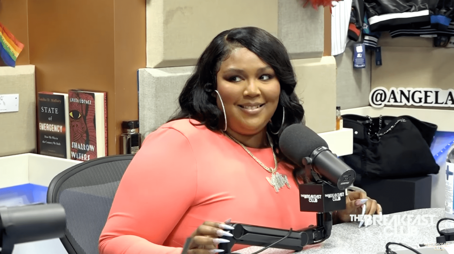 Lizzo Calls Monogamy Claustrophobic I Dont Want Any Rules