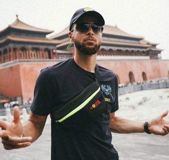 Steph Curry Rumored To Be In Talks w/ Under Armour To Sign $1