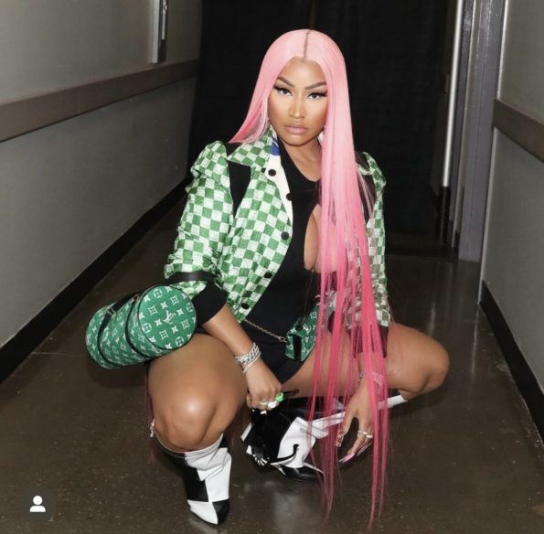 Nicki Minaj Yeni Albümünün 'Yakında Çıkacağını' Söyledi, Bir Tırnak Tasarım Şirketi Kurma Planlarını Açıkladı + Rap Konusu Olduğunda Foxy Brown'a İlham Verdi: Bu Kadını Durmadan Dinlerdim
