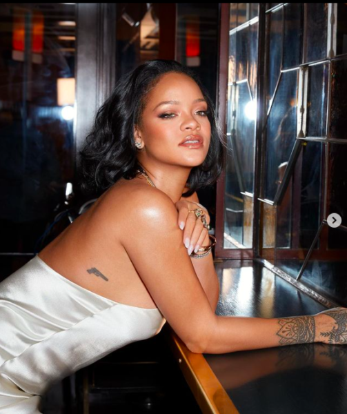 Rihanna Super Bowl'u Yapma Kararından, A$AP Rocky ile İlişkisinden ve Yeni Anne Olmaktan Bahsediyor: Bebek Oyuna Giriyor ve Sonra Her Şey Değişiyor