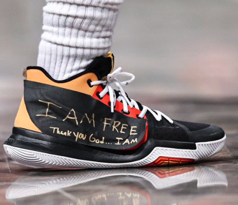 Kyrie Irving Covers the Nike Logo on His Sneakers & Writes 'I Am Free' –  Footwear News