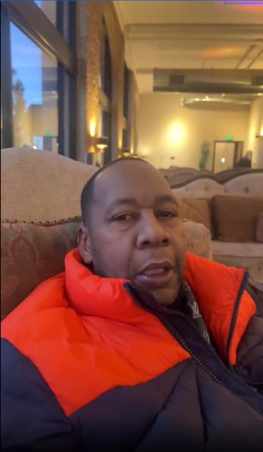 Comedian Mark Curry Claims He Was Racially Profiled While Staying In