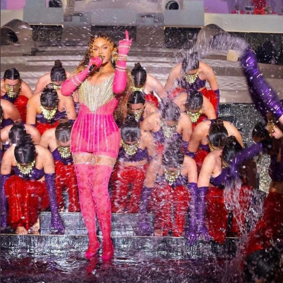 Beyonce, Birleşik Arap Emirlikleri'nin LGBTQ Karşıtı Politikaları Arasında Dubai Performansı Verdiği İçin Eleştirildi