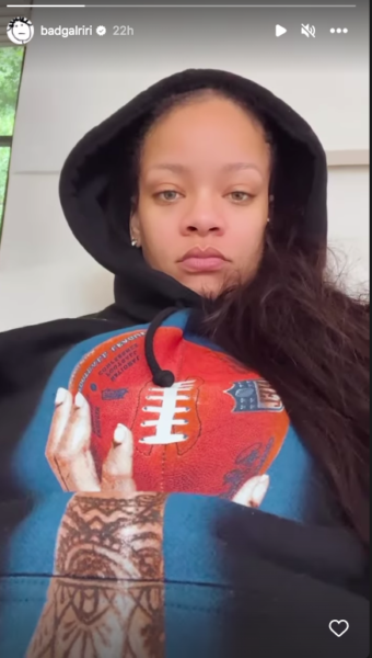Rihanna, Super Bowl 2023 Temalı Savage X Fenty Merch'i Düşürdü