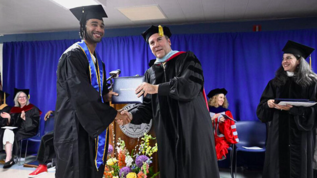 Inmates Receive Associate’s Degrees Under Yale-University of New Haven Partnership