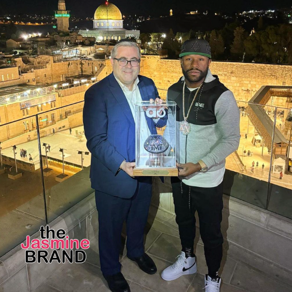 Floyd Mayweather Visits Israel Amid Ongoing War & Receives Champion Award + Hosts Cookout For Soldiers: ‘Talk Is Cheap, I Let My Actions Speak’