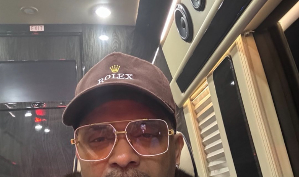 Mike Epps Tells Security To Remove A Woman From His Comedy Show After She Yelled At Him From The Crowd: ‘You Not About To F*ck My Show Up’