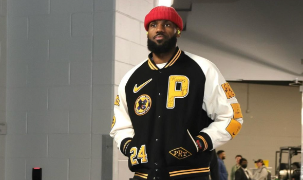LeBron James Shares Message After Being Questioned About His Future w/ The LA Lakers: ‘I Do Not Know Yet, I’m Only Thinking About Spending Time w/ My Family & Friends!’