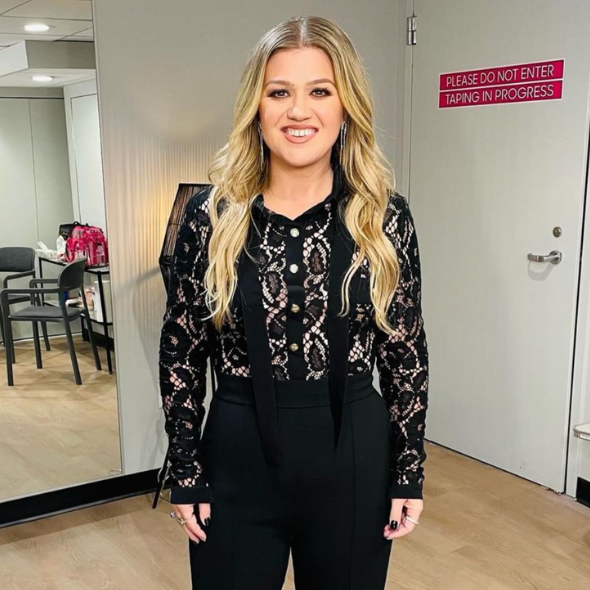 Kelly Clarkson Reveals She Took Weight Loss Medication After ‘My Blood Work Got So Bad’: ‘Everybody Thinks It’s Ozempic, It’s Not’