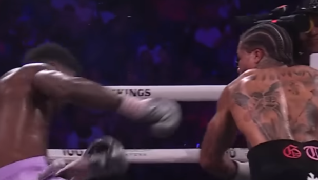 Boxing Star Gervonta Davis Extends Undefeated Lightweight Title To 29 – 0 Following Eighth Round Win Against Frank Martin