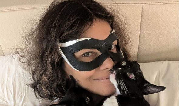 Halle Berry Poses Topless w/ Black Cats To Celebrate ‘Catwoman’ 20th Anniversary