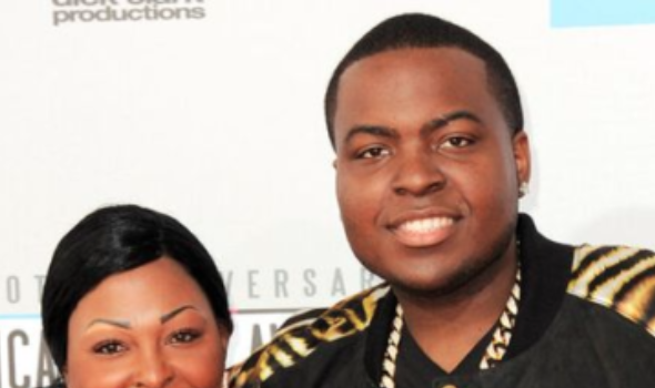 Sean Kingston & His Mother Seen Running Out Of Court After Pleading Not Guilty To Fraud Charges + She Seemingly Flips Off Reporters — See The Video!