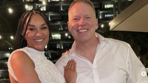 Comedian Gary Owen Goes IG Official W/ Girlfriend Bria, Mother Of His Twin Sons