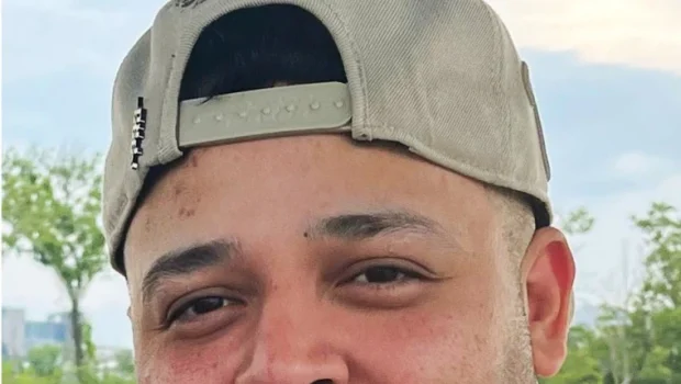 Supreme Court Temporarily Blocks Order To Return Salvadoran Man Deported By Mistake