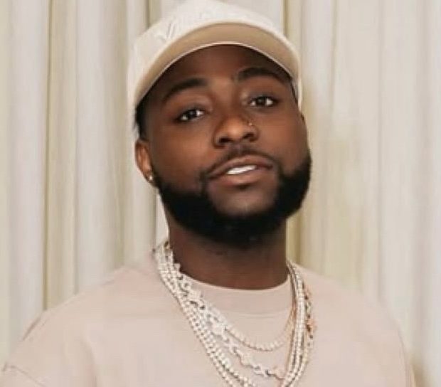 Davido Fires Off Cryptic Tweets – Fans Wonder Who He’s Talking To