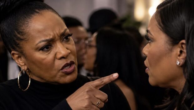 Woman Says She Was Publicly Checked For Calling “Well-Known” Black Woman “Auntie”