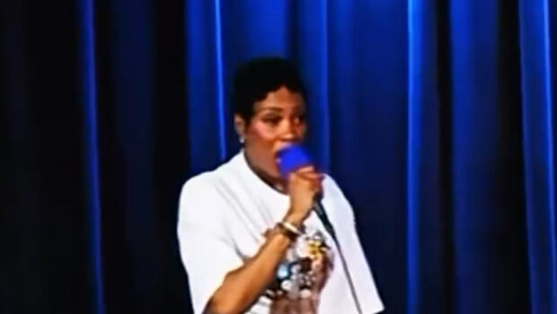 Tia Kemp Hilariously Calls Out Whoever Made Fans Put Their Phones Away During Nashville Show: “Give My Nieces & Nephews They Phones Nowwww!”