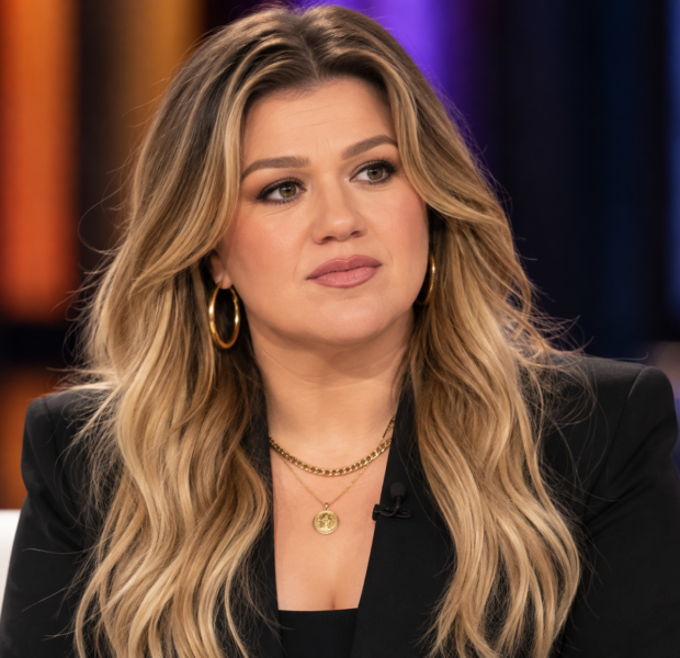 Kelly Clarkson’s Viral Complaint Sparks Response From Brooklyn Toy Store, Which Claims It Was Attacked By Millions